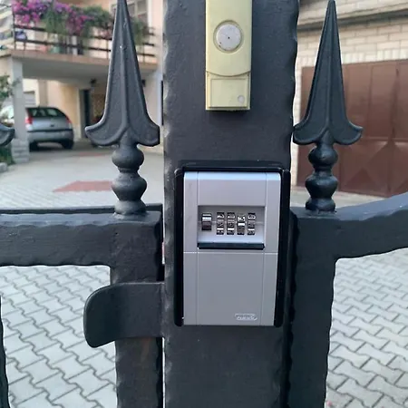 Lovre Apartman *